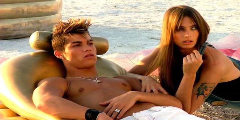 Are Earrings On Guys Attractive? - Rising Net Worth