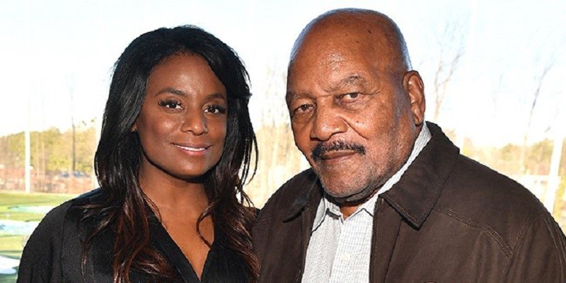 How Old Is Jim Brown Wife