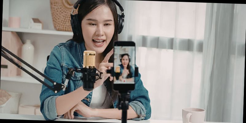 how entertainment trends spread across social media