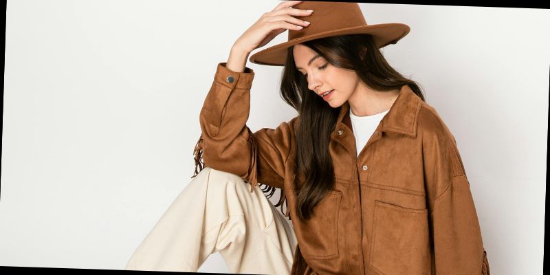 how to choose the right accessories for any outfit