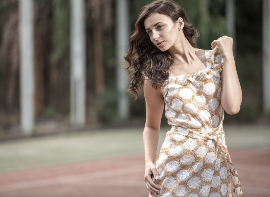 how to create stylish outfits with basic clothing pieces
