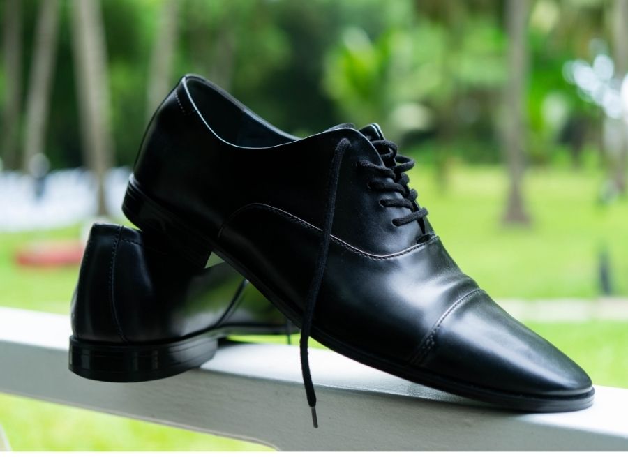 how to match shoes with different outfits